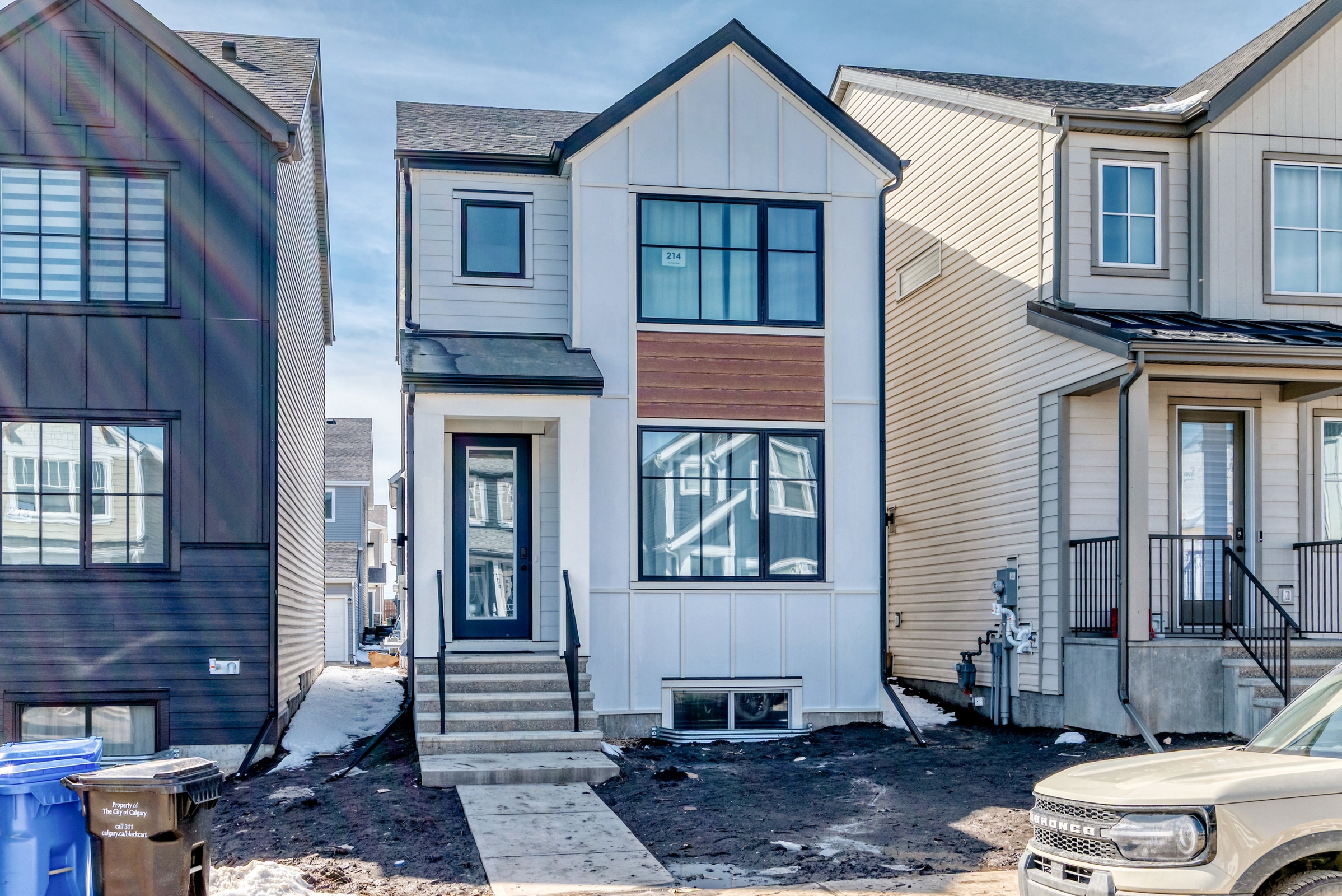 214 Bartlett Crescent SE