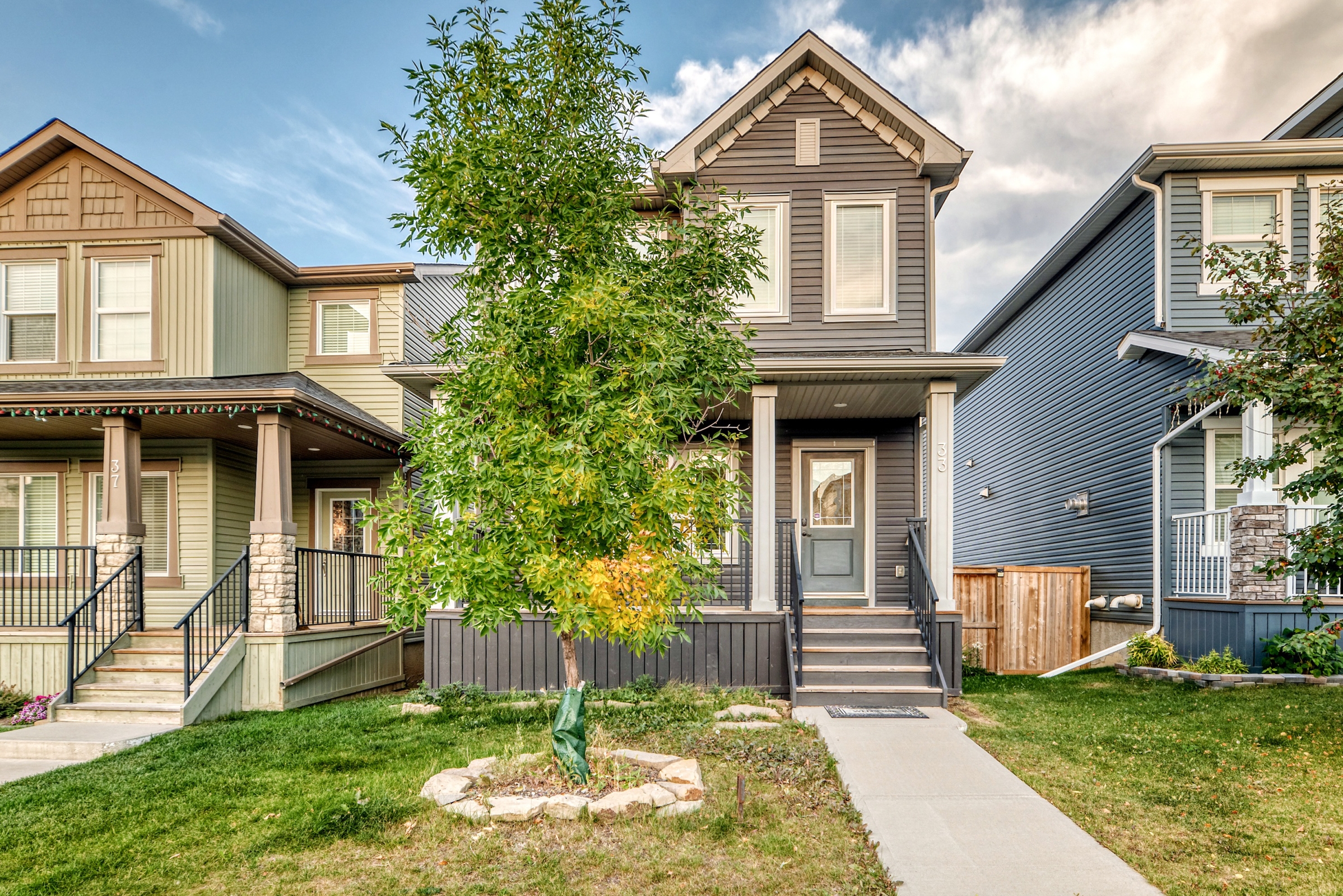33 Evanscrest Rise NW - M